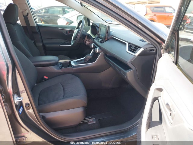 Toyota RAV4 LE 2019 JTMH1RFV5KD038746 Image 5