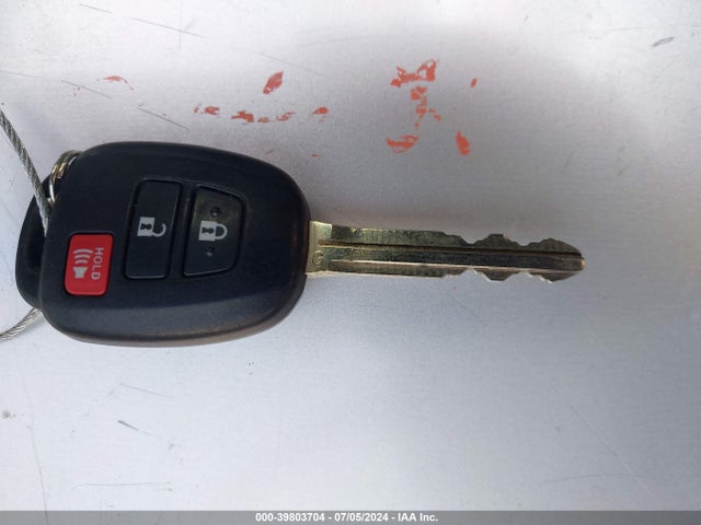 Toyota Prius C Two 2014 JTDKDTB32E1085480 Image 11