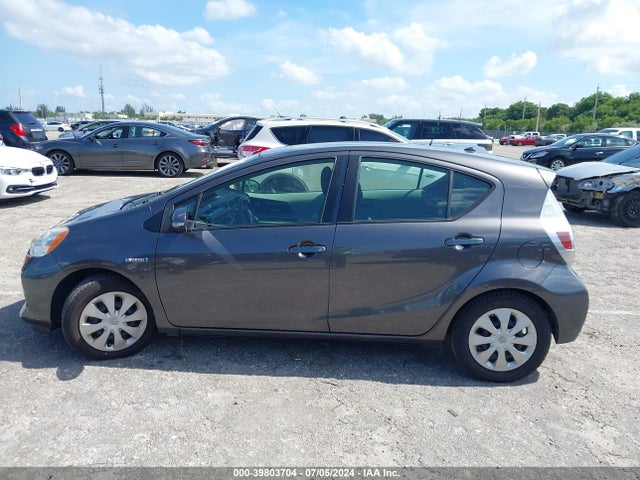 Toyota Prius C Two 2014 JTDKDTB32E1085480 Image 14
