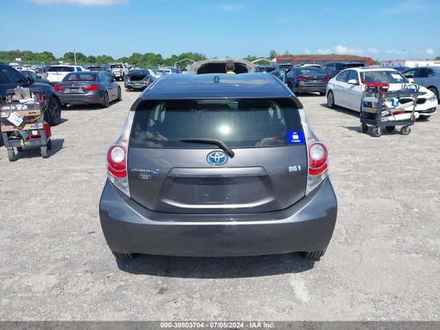 Toyota Prius C Two 2014 JTDKDTB32E1085480 Image 16