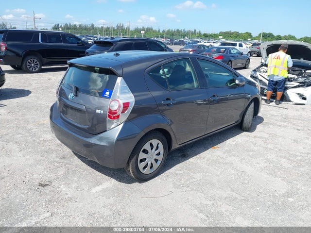 Toyota Prius C Two 2014 JTDKDTB32E1085480 Image 4