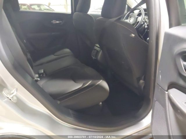 1C4PJMCB9FW789609 Jeep Cherokee Latitude