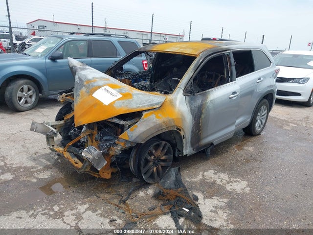 Toyota Highlander Le 2014 5TDZARFH9ES006406 Image 2
