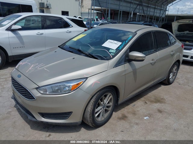 Ford FOCUS SE 2017 1FADP3F24HL204632 Image 2