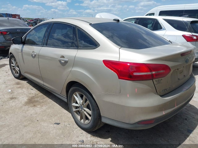 Ford FOCUS SE 2017 1FADP3F24HL204632 Image 3