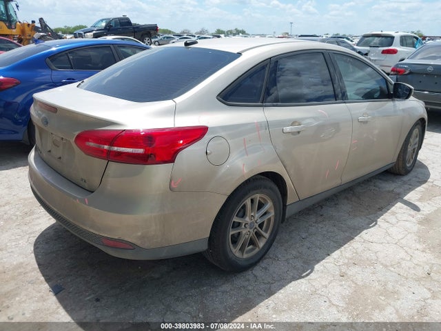 Ford FOCUS SE 2017 1FADP3F24HL204632 Image 4