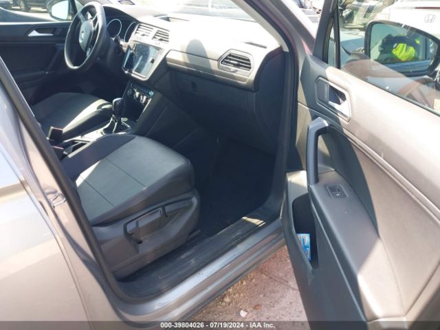 3VV3B7AX5LM073220 Volkswagen Tiguan