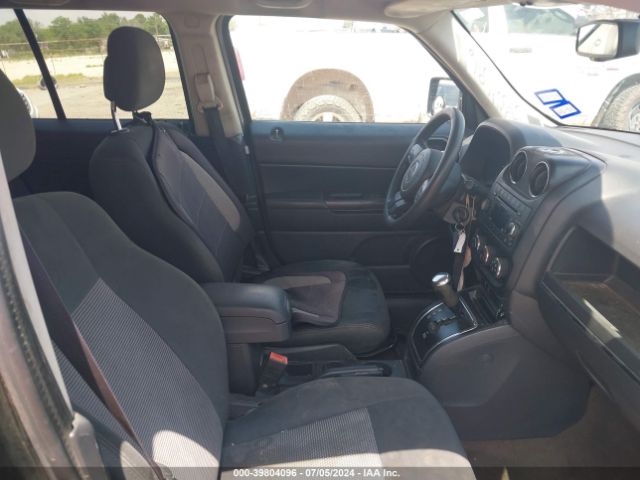 1C4NJPBB5FD318286 Jeep Patriot Sport