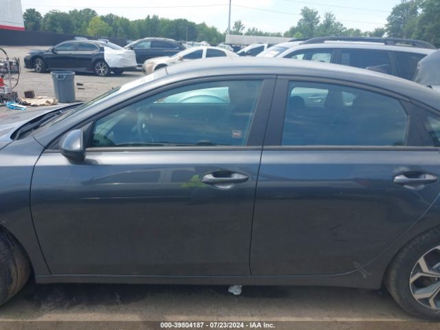 3KPF24AD2ME268834 KIA Forte Lxs