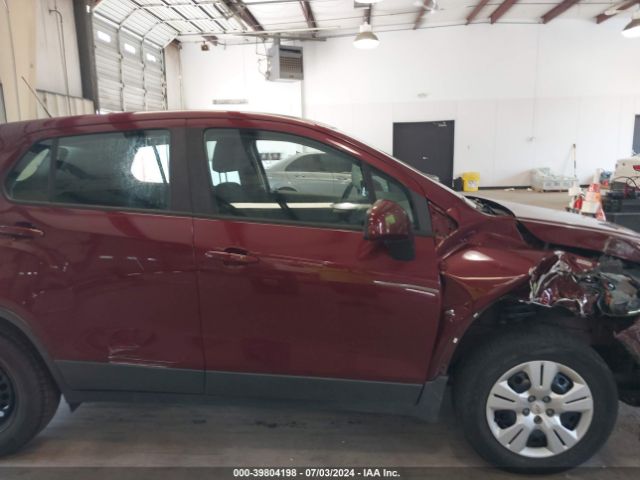 3GNCJKSB6HL265208 Chevrolet TRAX LS