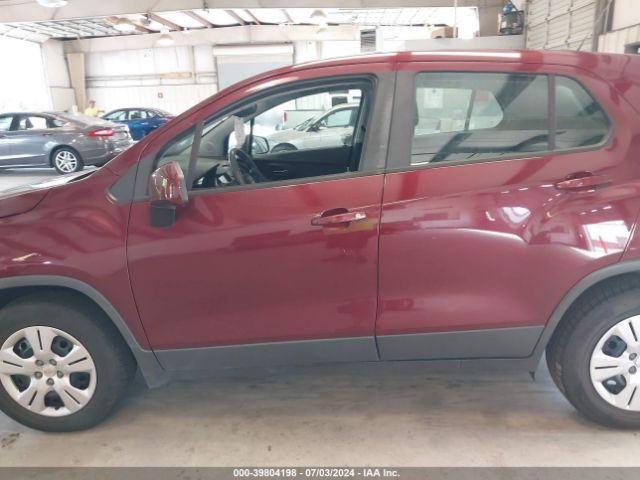 3GNCJKSB6HL265208 Chevrolet TRAX LS