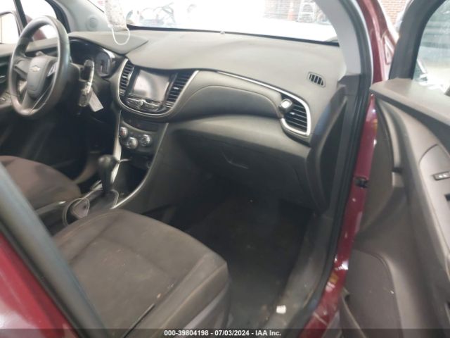 3GNCJKSB6HL265208 Chevrolet TRAX LS