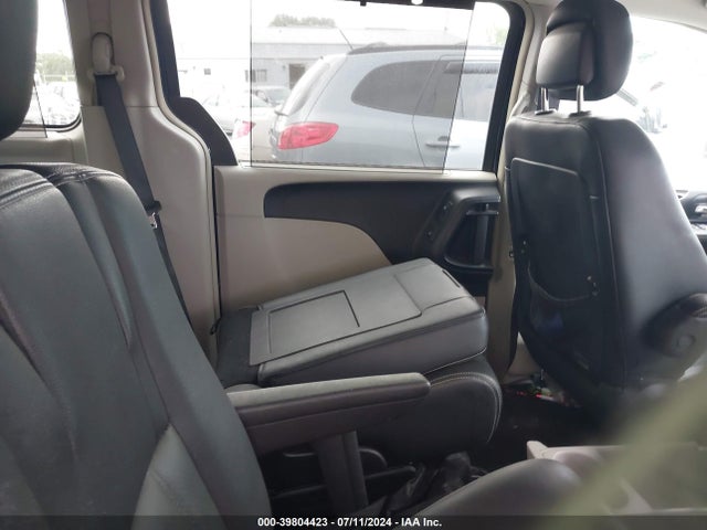 2C4RC1CG3GR254590 Chrysler Town & Country Touring-l Anniversary Edition