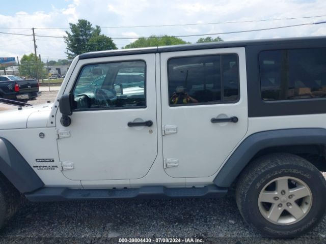 1C4BJWDG5FL545893 Jeep Wrangler Unlimited Sport