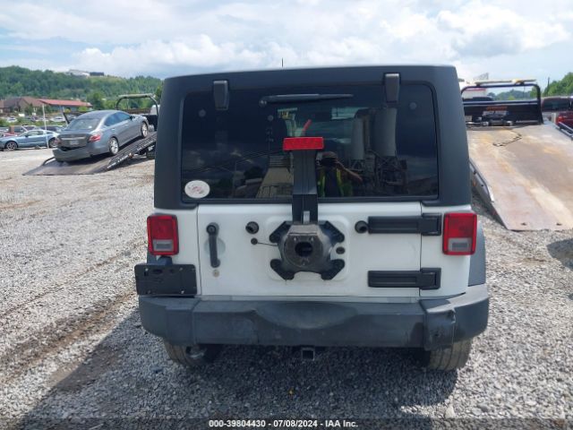 1C4BJWDG5FL545893 Jeep Wrangler Unlimited Sport