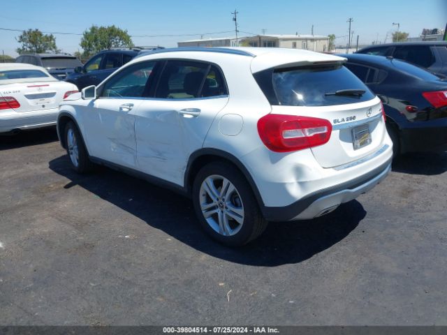 WDCTG4GB4KU015209 Mercedes-Benz Gla 250 4matic