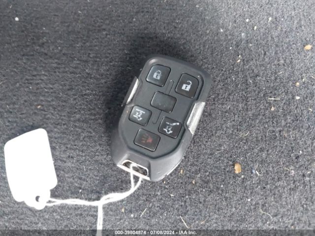 1GKS2GKC0KR247038 GMC Yukon Xl Slt