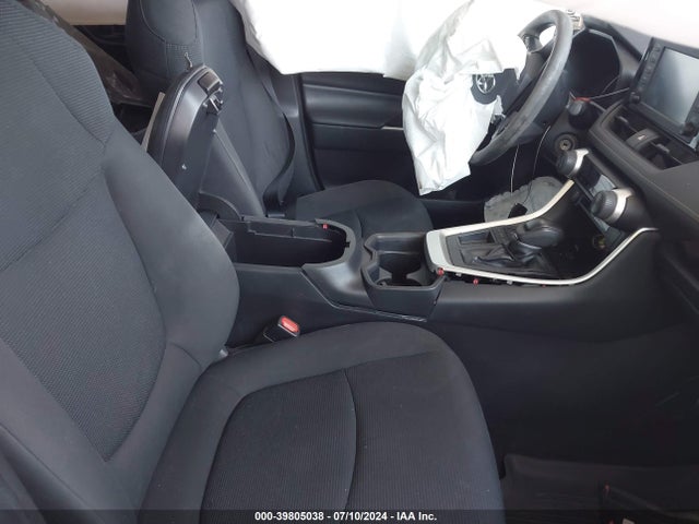Toyota RAV4 LE 2019 2T3H1RFV2KC020029 Image 5