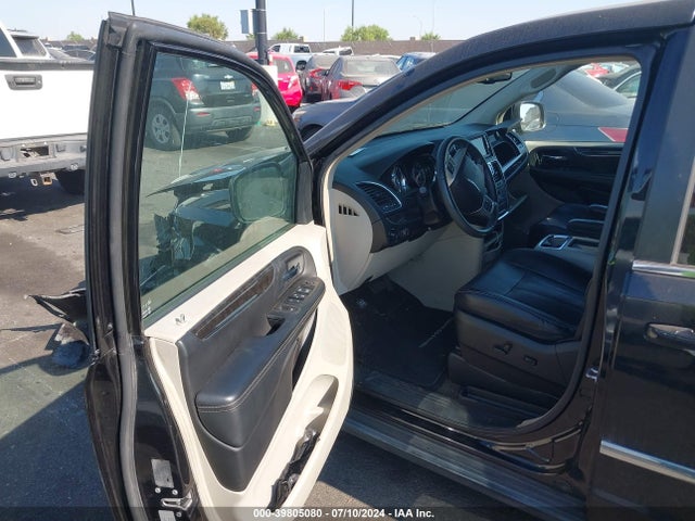 2C4RC1BG5ER438332 Chrysler Town & Country Touring