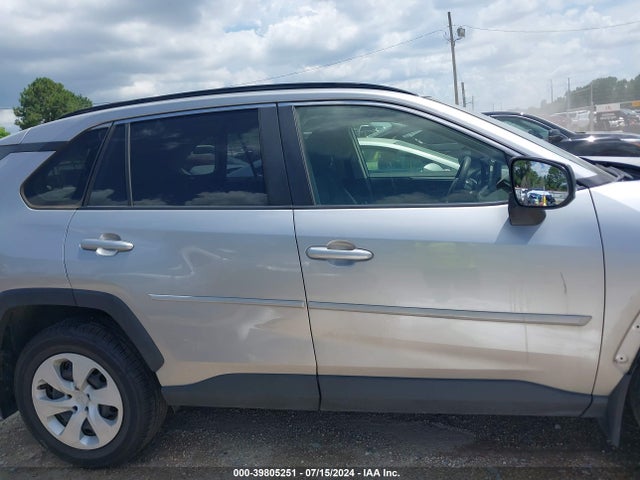 Toyota RAV4 LE 2019 JTMH1RFV1KJ008970 Image 14