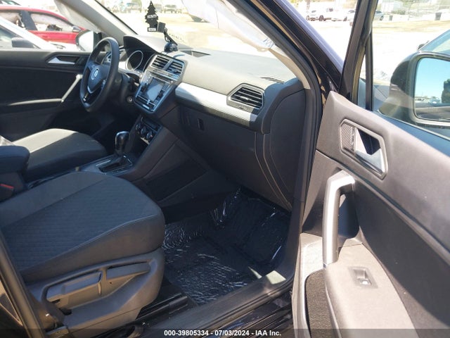 3VV1B7AX4LM150845 Volkswagen TIGUAN S