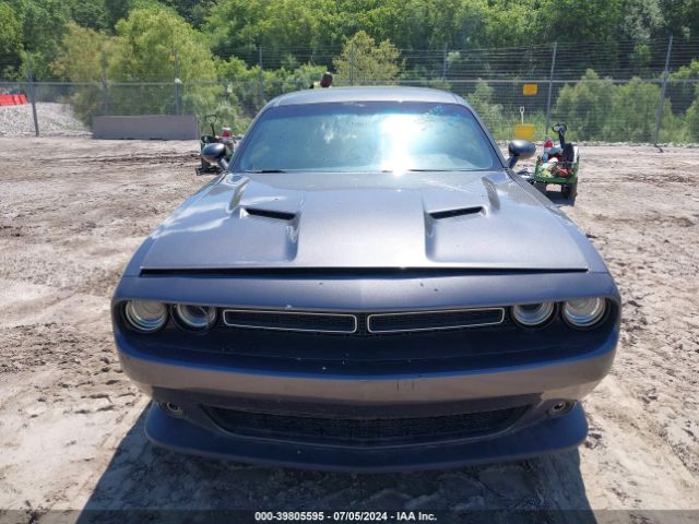 2C3CDZAG2FH764135 Dodge Challenger Sxt