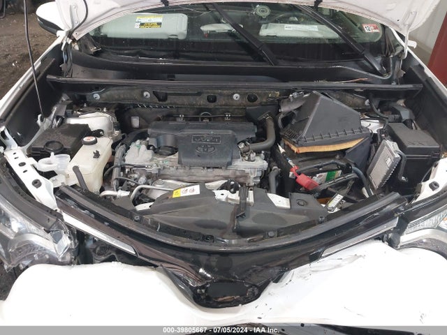Toyota Rav4 Xle 2017 JTMWFREV7HJ718104 Image 10