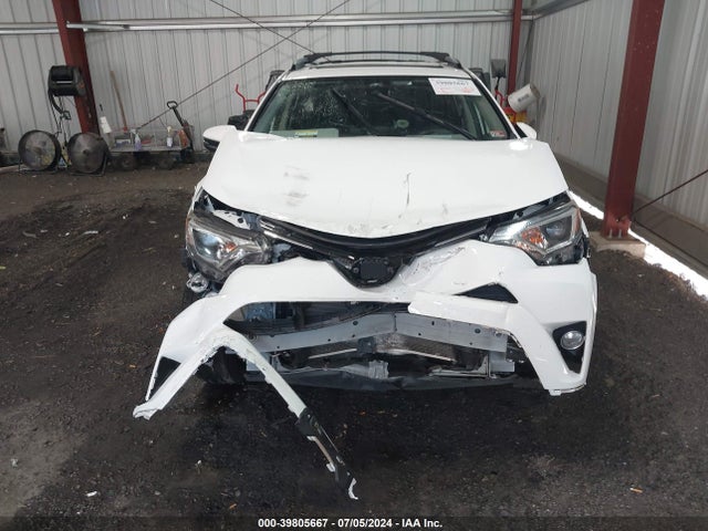 Toyota Rav4 Xle 2017 JTMWFREV7HJ718104 Image 11