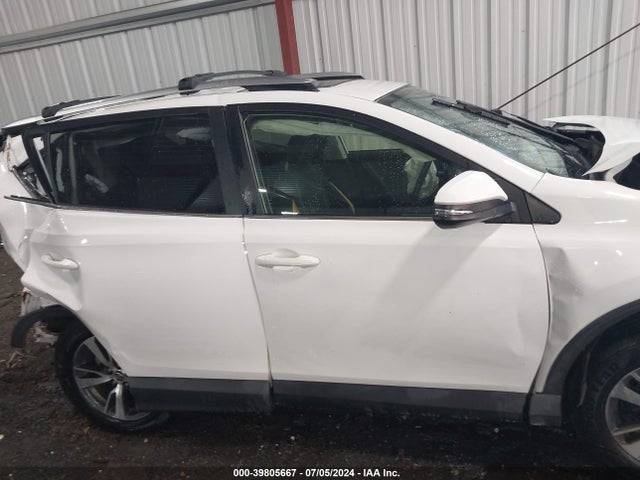 Toyota Rav4 Xle 2017 JTMWFREV7HJ718104 Image 12