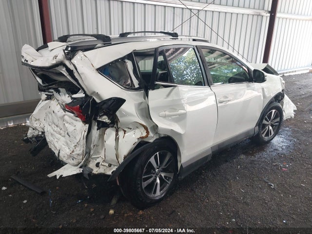 Toyota Rav4 Xle 2017 JTMWFREV7HJ718104 Image 4