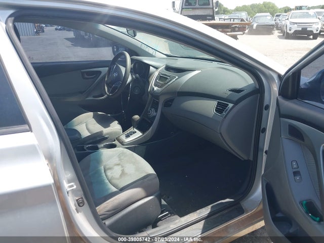 39805742 :رقم المزاد ، KMHDH4AE8CU253636 vin ، 2012 Hyundai Elantra Gls (ulsan Plant) مزاد بيع