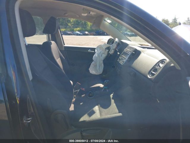 WVGBV3AX3EW560554 Volkswagen TIGUAN S