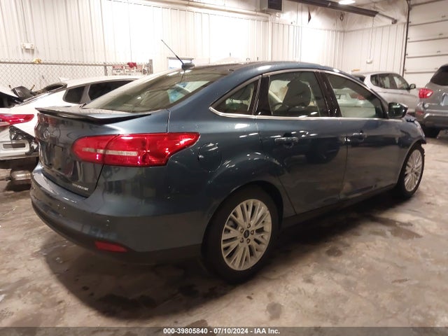 Ford Focus Titanium 2018 1FADP3J28JL204954 Image 4