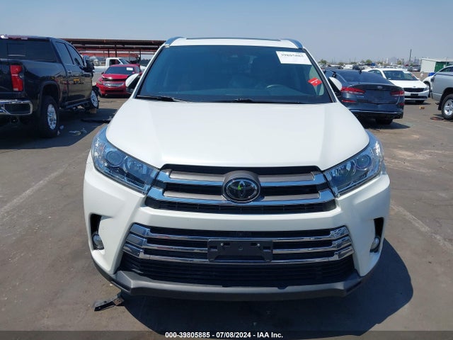Toyota Highlander Limited Platinum 2018 5TDDZRFH3JS832035 Image 13