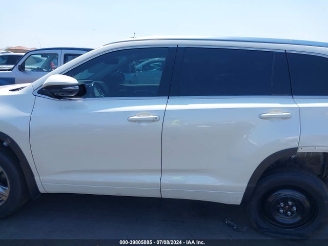 Toyota Highlander Limited Platinum 2018 5TDDZRFH3JS832035 Image 15