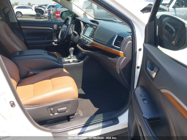 Toyota Highlander Limited Platinum 2018 5TDDZRFH3JS832035 Image 5