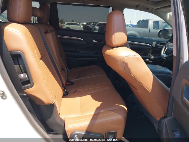Toyota Highlander Limited Platinum 2018 5TDDZRFH3JS832035 Image 8