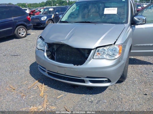2C4RC1CG5GR304180 Chrysler Town & Country Touring-l Anniversary Edition