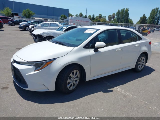 Toyota COROLLA LE 2021 5YFEPMAE6MP243763 Image 2