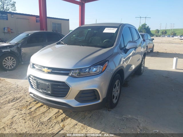 Chevrolet TRAX LS 2017 3GNCJKSB7HL131744 Image 2