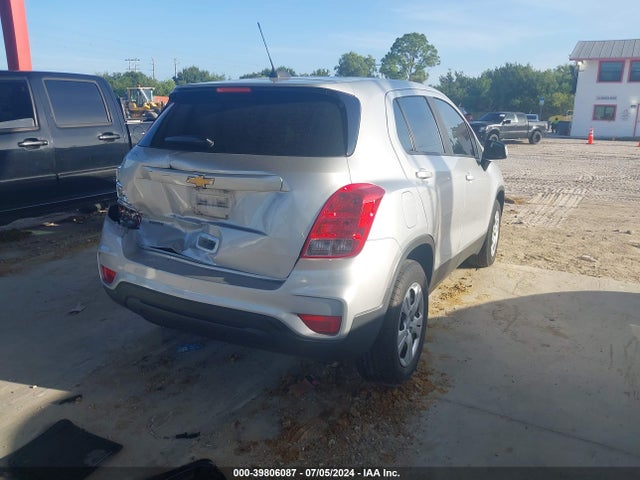 Chevrolet TRAX LS 2017 3GNCJKSB7HL131744 Image 4