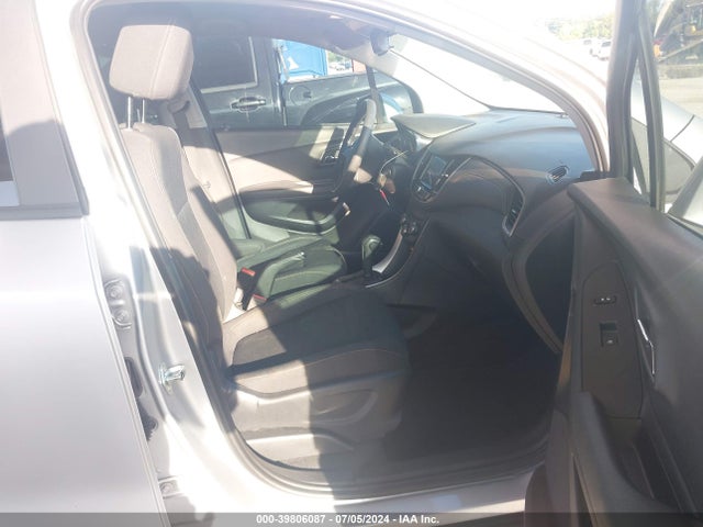 Chevrolet TRAX LS 2017 3GNCJKSB7HL131744 Image 5