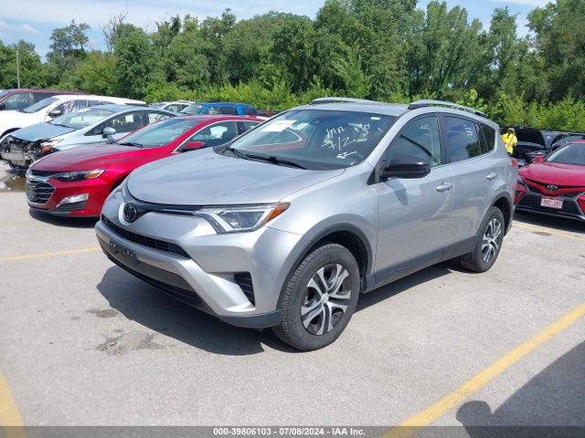 Toyota RAV4 LE 2018 JTMBFREV2JJ235107 Image 2