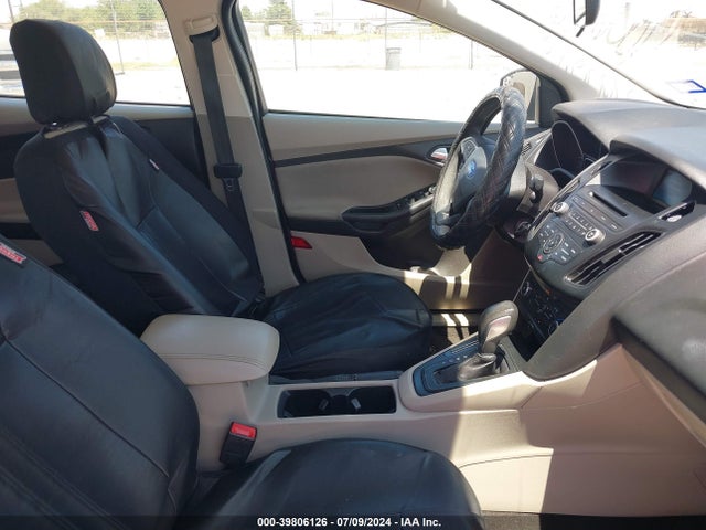 Ford FOCUS SE 2017 1FADP3F24HL251921 Image 5