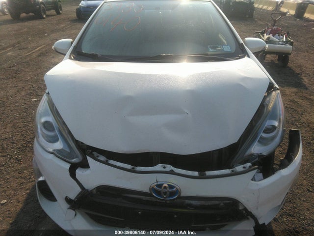 Toyota Prius C Three 2015 JTDKDTB3XF1585288 Image 11