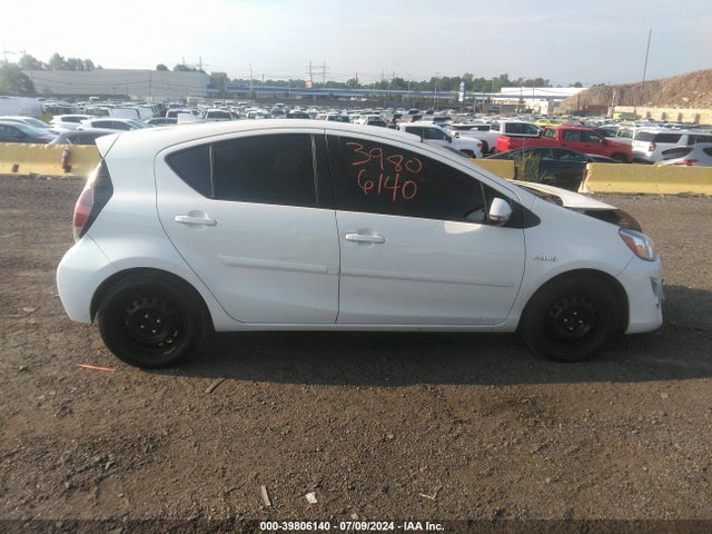 Toyota Prius C Three 2015 JTDKDTB3XF1585288 Image 12