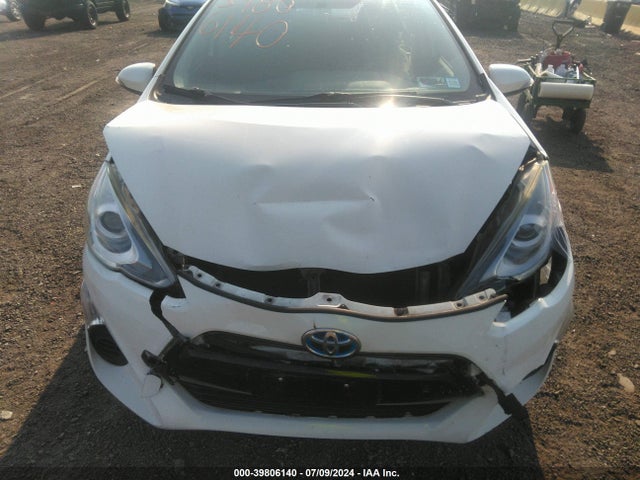 Toyota Prius C Three 2015 JTDKDTB3XF1585288 Image 6