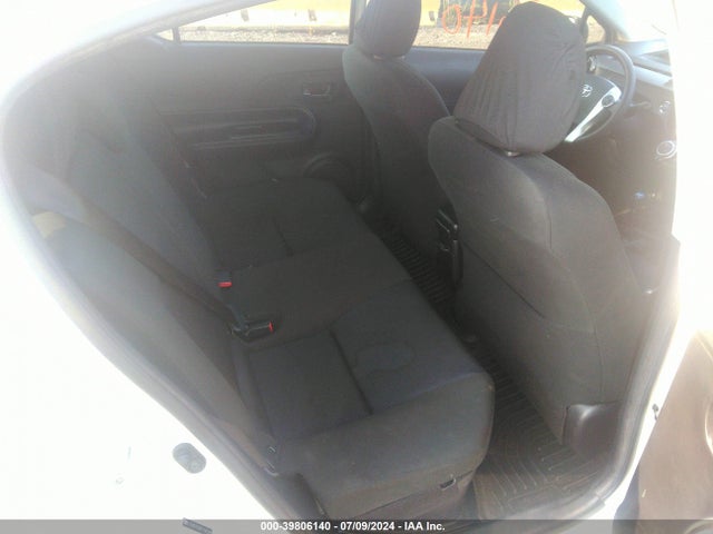 Toyota Prius C Three 2015 JTDKDTB3XF1585288 Image 8