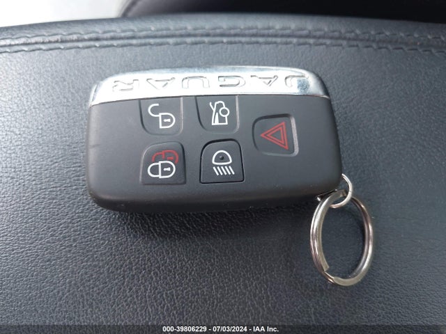 SAJWA6AT1H8K43883 Jaguar F-type Premium