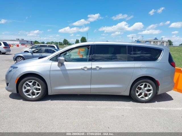 2C4RC1FGXKR588250 Chrysler Pacifica Touring Plus